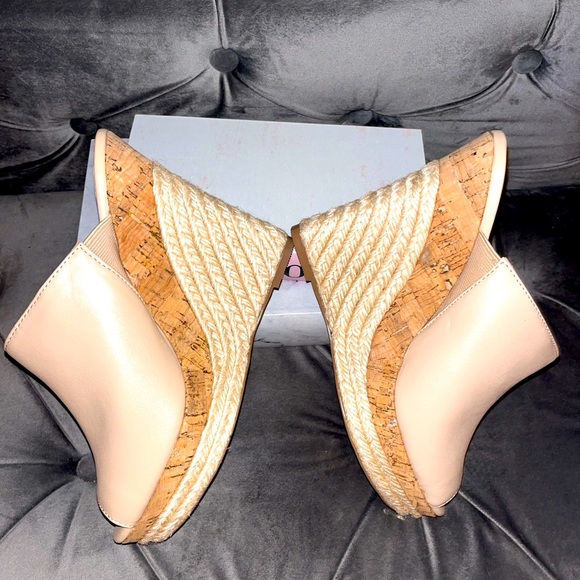 Charlie’s beautiful wedges with stretch - Picture 3 of 5